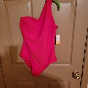 ONE SHOULDER RED SWIMSUIT.